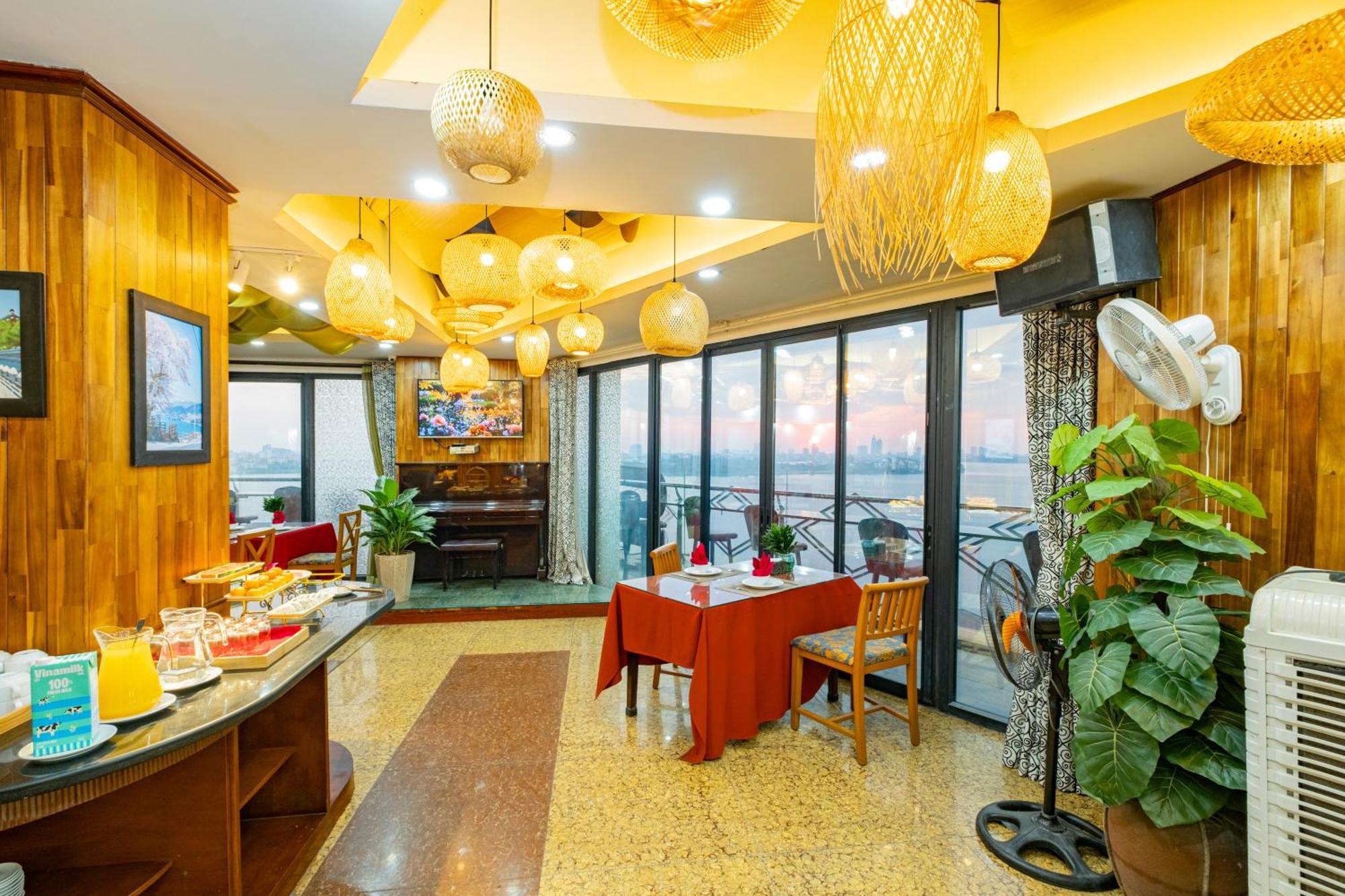Sunset Westlake Hanoi Hotel Экстерьер фото