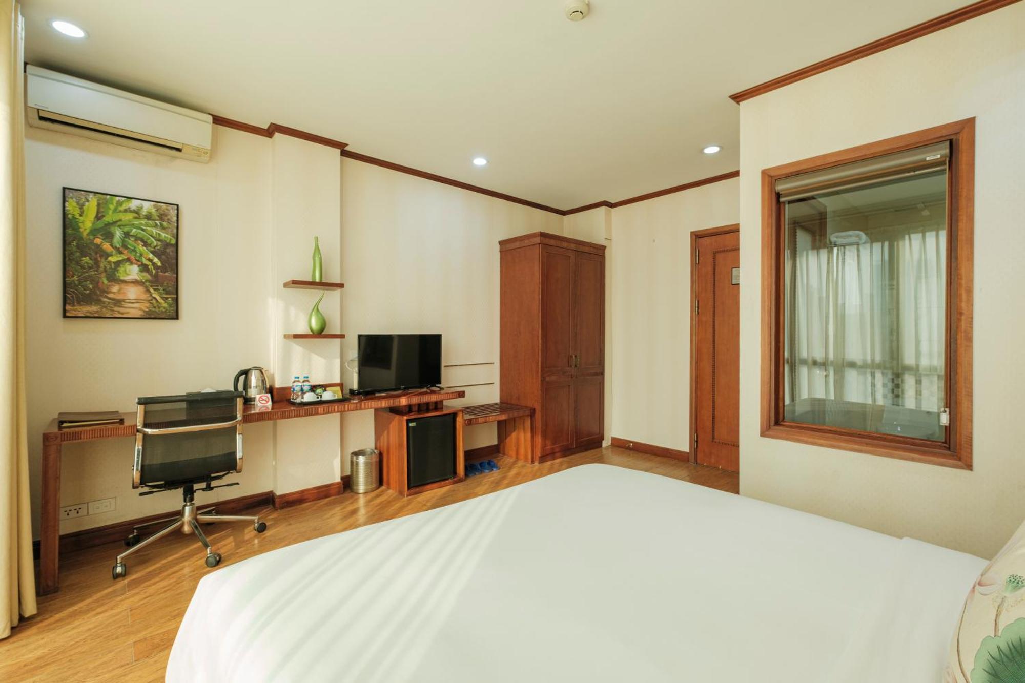 Sunset Westlake Hanoi Hotel Экстерьер фото